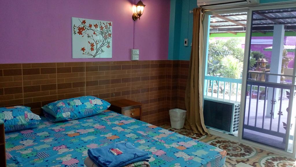 Rueangsrisiri Guesthouse 2 Сукотаи Номер фото